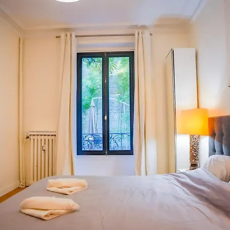 Luxury Jungle Loft With Private Garden, Jacuzzi & Hammam * Paris