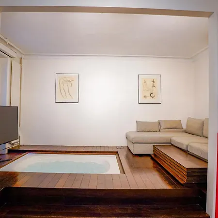 Luxury Jungle Loft With Private Garden, Jacuzzi & Hammam *